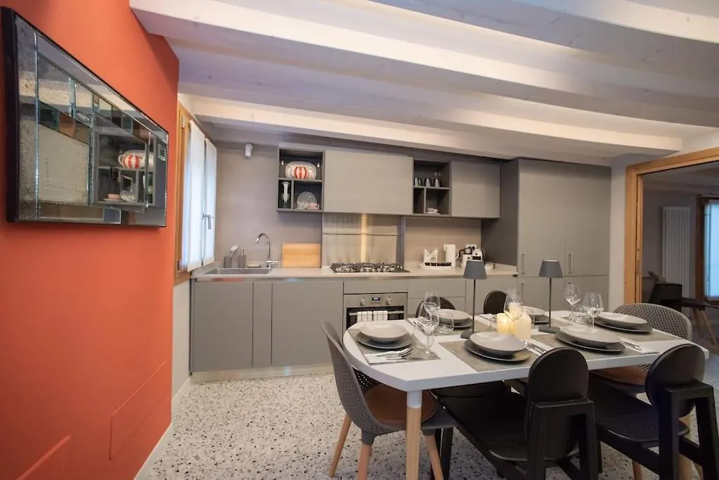 Casa Del Carro 2 Grand Terrace Apartment Venice